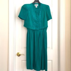 Peri Petites Dress Size 12 Green 2 Pieces Short Sleeves Embroidery Buttons